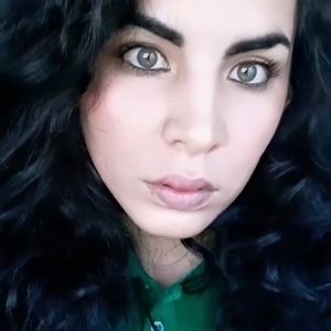 Meet your Posher, Ana elia